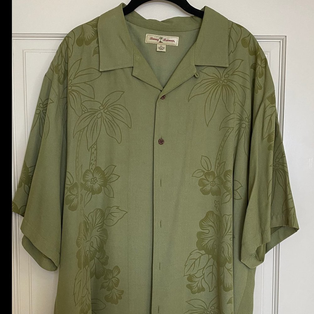 Tommy Bahama, 100% Silk, EUC